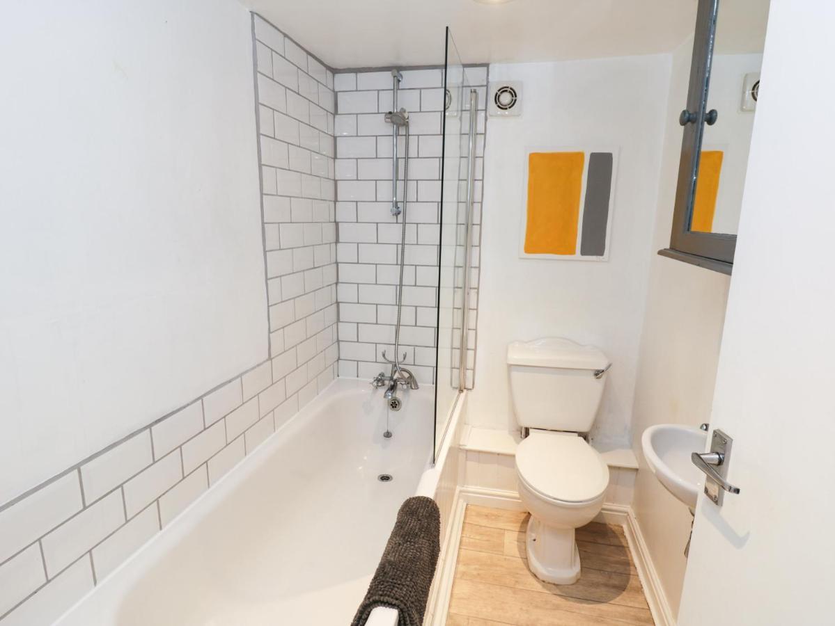 Apartamento The Surfers Bolt Hole Whitby Exterior foto